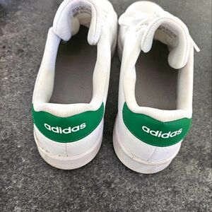 Adidas mens 6/Womans 8.